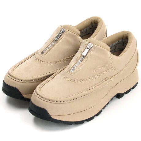 [^:NF52447]AEghA̋@\œss̉KǋhJVłBAbp[ɂ́AU[CNŏ㎿ȍxiC|GXeW[W̗pBhfނɁuGORE-TEXvCT[gāAJȂǂ瑫̔G܂BAEg\[́uVibram MONTRpEho[vŁAϋvƃObv͂𗼗BlȘHʊɑΉ\[̃Op^[ɂāA肵ĕ܂Btgɂ́A炩ƔǋYKKGNZt@Xi[̗pAfUC߂ȂAX[Yȑ\ɂĂ܂BKȋ@\ƃR[fBl[g₷[Jbg̃JVX^CŁAʔN􂷂I[EFU[V[YłB