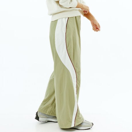 [^:690172]X|[eB[ȃVGbgƉKȐSnZuCORE HERITAGEvRNVAChE[upcoBV[Y킸KɒpłfނŁAKxȕۉĂ܂BEGXg̓tBbgATChɂ͕֗ȃ|PbgzuBfC[g͂Ag[jOANeBuȃV[ɂœKłB肰Ȃv[}SƃCfBe[ANZgƂȂAXg[gX|[cV[܂ŕL􂷂ACełB