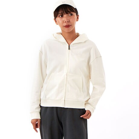 [^:690920]ESSRNVAPUMA MIX CLOTH̃_ujbgfނgpbNXtBbg̃t[fbhWPbgłBKȒSnzɗDꂽPUMA MIX CLOTHfނgpĂ邽߁APƒp܂BV[I΂ȂGbZVȃfUCȂfBe[ɂꖇBpcXJ[gȂǃ{gXƂ̃oXƂ₷A{NV[ȃVGbgƏ䊴ɎdグĂ܂BPUMALbgS̓tF~jȈۂ̃ptvgB傫߂̃|PbgA肰Ȃɍ̗pĂRgXgJ[̃tBbV{[Xeb`炵ۂ^ANZgɂȂĂ܂B