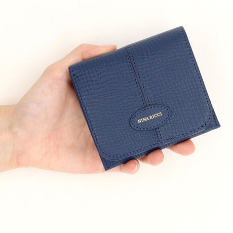 [^:085168110]ӂƂJWAȊpV{̌^{^b`̗ǂzłBZ^[nMƑȉ~`̊vpb`|Cg̃VvȃfUCłBt@Xi[̊vɂ͎O\ȃS̃`[Ă܂BS`[tNINA RICCĨuhR[ĥЂƂōWG[ȂǂŎgĂ܂B`[̗ʂɂNINA RICCĨS󂳂Ă܂BɂރXȃ^CvAՂ[łċ@\IȌ`܂ŃoG[VLȃCibvpӂ܂Bji b`@NINA RICCI }VEGhE