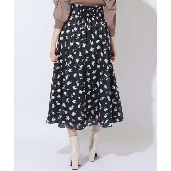 締め色スカート