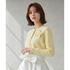 リボンブローチ付きカーディガン