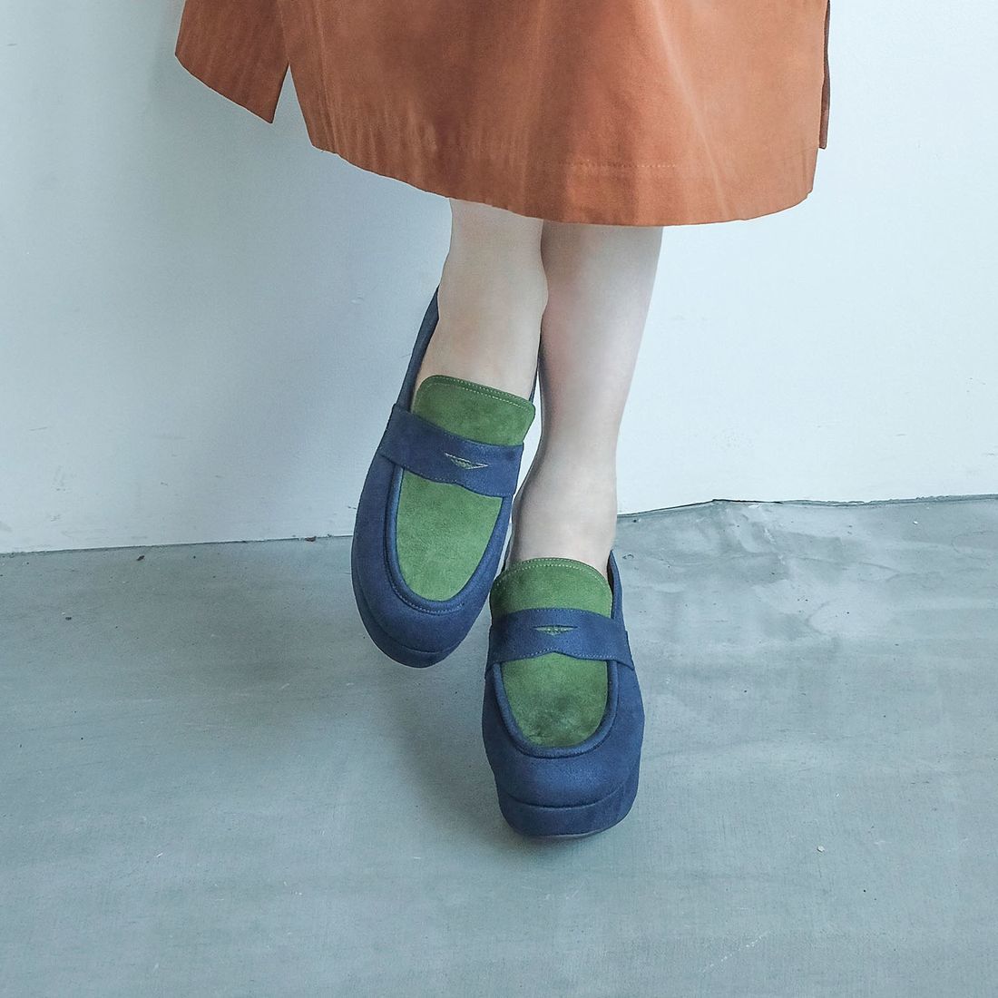 新品☆NEUE THE MARKET ノイエザマーケットピンクへび柄パンプス ノイエザマーケット(neue the market) レディース の一覧