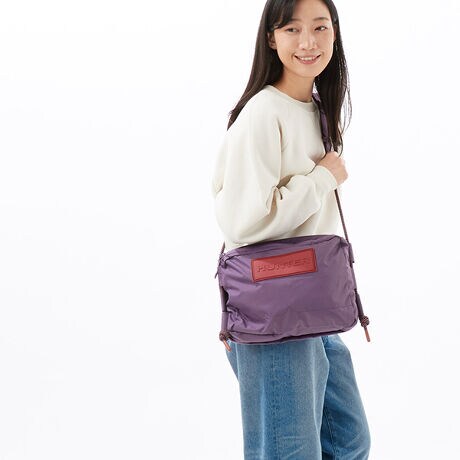 [^:UBC1515NRS5A]HUNTER/TravelBag@g₷TRbV^Cv25H~̃V[YJ[gxobOV[ỸTRbVBTChXgbṽ[ṽfUCłBɎd؂̂Ȃ̂ŉו𐮗Ď[ł܂BTCNiC̃bvXgbv(􂯂ɂjnȂ̂őϋvAJɋ˔Ă܂Btgɑ傫߂ɐݒ肵HUNTER̃S|CgɁBj킸gfUCȂ̂ŃMtgɂ߂łBEiCgpEt@Xi[J@}`5Z`̕ʃt@Xi[ŋ؂CXy[X2܂