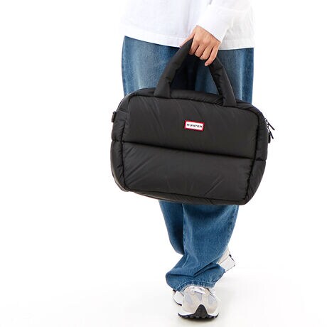 [^:UBT5512KBM]{[~[ȃpt@[ڂAA4TCY[͂͂̃{XgobOBϐTCNiCgpĂAXm[u[cƍ킹X^COy݂܂BCRp[ggɂ́A[ɕ֗ȃWbvt~j|PbgtĂĕt̃V_[Xgbvt΁AV_[obOƂĂg܂B