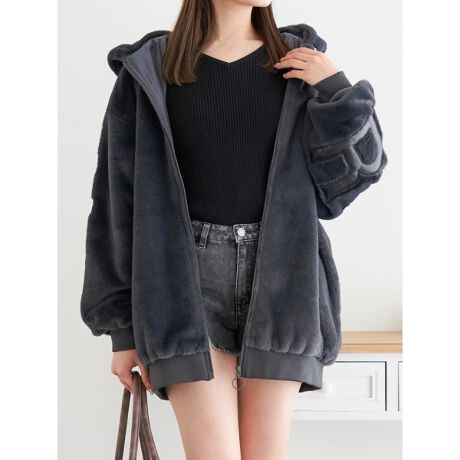 [^ԁF25560757916]wʂɕ`ꂽrbOSp̃ANZgɂȂu]BƂVGbĝ߁Aj֌WȂp܂B̃t@[fނgSnBfC[[Xx̂oȂǁAL􂵂ĂACełBfipjgF165cmMTCYpfiTbNX/x[WpjgF167cmMTCYpfiItzCgpjgF160cmMTCYp