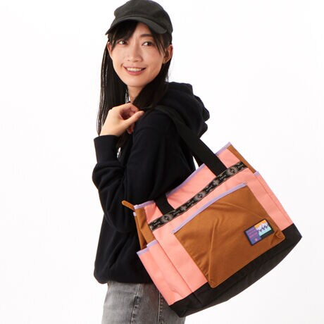 [^:RBG234812]Ht̑傫߂2WAYg[gobOBAEghA炵J[gݍ킹J[ubNƁAWK[he[v炢܂B`ŁAJƑ`A߂ƃ{bNXVGbgƊW̊JŃVGbgς̂Bɂ̓bvgbvX[uAtg|PbgAt^ɂt@Xi[|PbgĂ܂B