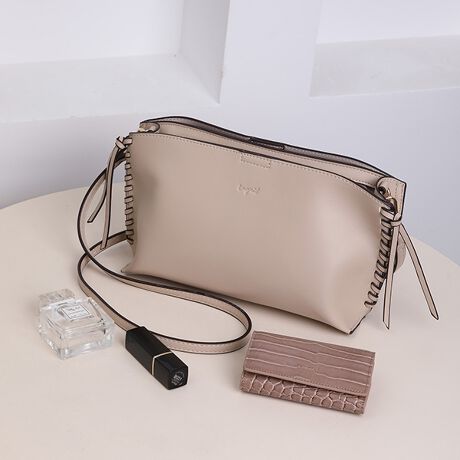 [^:UNG-51970]eɂꂽRԂƁATCh̕RfUCȂꊴo~jV_[obOBi`ȃJ[WJy̓|CgłIAIdlɂȂĂAoł}Olbgt|Pbg􃁃CJ͈S̃t@Xi[dlłUngridBRAND CONCEPT Live gun gridhugɎꂸ悤BvSn̂悢͐SLɁAfUC͓ɎhB͂Ȃ̖ɍKƎM炷ł傤B炵@Ɓ@z̎BUngrid͂̏BuȂ肽ւȂv`ł΂ƊĂ܂BȂz`Sy߂܂悤ɁB