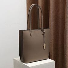 キーチャーム付 軽量 両アオリポケットA4トートバッグ