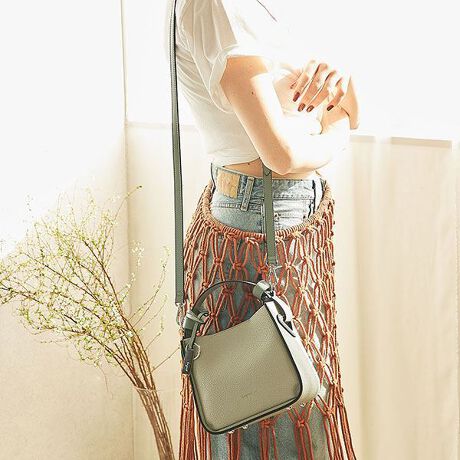 [^:UNG-54070B]ʂ̂ȂƂfUCłǂȃX^COɂ킹₷IfUCƋ@\˔Vvȍ~jnhobOłÔȂuVvfUCvfUC͍ŒŁAőȃVvɁBghXNGAtHŗ]vȂ̂ȂăXy[Xő[ɊpBX}[gȖʂ̂ȂVvAip|CgłBJ[ŃR[fBl[gɎ₷IRpNgȂ̂Ɏ[͂QłI߂Ȃ炽܂BԂ̃fUCŖOȂ̂ŃwreĉACełByfUCzONEOFFȂVvtH̑lJWAȏifUCBo|ɂ҂̒悢TCYɁAVvȃfUCLt@bVɃtBbgByfށE@\zE1dĂȂ̂Ōyʂȃ\tgfށB≘ꂪCɂȂɂVNPUłEV_[͎O\2WAYdlEetāAƃ}`莩܂E|CgɂȂ錮Ȃǂt֗ȃSL[O`[tyX^CzV[I΂i͂AȂ̂Ńp[eB[⑲ƎAwȂǂ̃hXp[eB[AtH[}V[ɂV[YXXI`yʃ\tgVNV[YWJiԁ`UNG-54090B@AI|PbgnhobOUNG-54100B@|[`t[Wg[gobOUNG-52980B@}CN~jV_[obO`Ungrid`Cɓo^EiCɓo^iCɓo^ĂƂōēגʒmAXg1_̒ʒmAZ[ʒm󂯎肢܂BCɓo^邾Ȃ̂ŁACɂȂi͐񂨋Cɓo^肢܂ EVbvCɓo^ĂƂŐViēׂȂǁAȏ󂯎肢܂B@@UngridBRAND CONCEPT Live gun gridhugɎꂸ悤BvSn̂悢͐SLɁAfUC͓ɎhB͂Ȃ̖ɍKƎM炷ł傤B炵@Ɓ@z̎BUngrid͂̏BuȂ肽ւȂv`ł΂ƊĂ܂BȂz`Sy߂܂悤ɁB