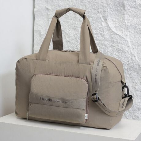 [^:UNG-53270B]AyʃiCnœo|[`̃t@Xi[J邾ŁAeʃ{Xgɑ܂܂肽݃{XgobÓAig͖ܘ_AsX|[c̕LV[ő劈ԈႢȂSe[v́AϋvEoyĉɂBI[V[YgAɍ킹₷ʂȃi`A[XJ[͓IB{̂܂肽őOʂ̃|PbgɎ[邱ƂŃRpNgɂȂ֗I@eʃ{Xg@́@RpNg|[`@-----------------------------------------------------PAobOLQAobO𗠕ԂRAobOtg|Pbg̑傫ɍ킹Đ܂肽ނSAtg|Pbg̃t@Xi[JTAtg|Pbg𗠕ԂăobO𕢂UAt@Xi[Ί{Xggp̓t@Xi󂯂čLIӁF摜̃L[obO͕t܂BV[YőĂJCCIIyʃ\tgiC~Se[vV[Y WJiԁUNG-53210B ibvTbNUNG-53230W @\|[`UNG-53240B  JritV_[obOivtjUNG-53250B JritbNV_[obO Zbg(vtjUNG-53260B 2WAY Вg[gobOivtjUNG-54210B ܂݃{XgobOi9|PbgjCɓo^EiCɓo^iCɓo^ĂƂōēגʒmAXg1_̒ʒmAZ[ʒm󂯎肢܂BCɓo^邾Ȃ̂ŁACɂȂi͐񂨋Cɓo^肢܂ EVbv̂Cɓo^VbvCɓo^ĂƂŐViēׂȂǁAȏ󂯎肢܂BUngridBRAND CONCEPT Live gun gridhugɎꂸ悤BvSn̂悢͐SLɁAfUC͓ɎhB͂Ȃ̖ɍKƎM炷ł傤B炵@Ɓ@z̎BUngrid͂̏BuȂ肽ւȂv`ł΂ƊĂ܂BȂz`Sy߂܂悤ɁB