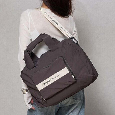 [^:UNG-53270B]AyʃiCnœo|[`̃t@Xi[J邾ŁAeʃ{Xgɑ܂܂肽݃{XgobÓAig͖ܘ_AsX|[c̕LV[ő劈ԈႢȂSe[v́AϋvEoyĉɂBI[V[YgAɍ킹₷ʂȃi`A[XJ[͓IB{̂܂肽őOʂ̃|PbgɎ[邱ƂŃRpNgɂȂ֗I@eʃ{Xg@́@RpNg|[`@-----------------------------------------------------PAobOLQAobO𗠕ԂRAobOtg|Pbg̑傫ɍ킹Đ܂肽ނSAtg|Pbg̃t@Xi[JTAtg|Pbg𗠕ԂăobO𕢂UAt@Xi[Ί{Xggp̓t@Xi󂯂čLIӁF摜̃L[obO͕t܂BV[YőĂJCCIIyʃ\tgiC~Se[vV[Y WJiԁUNG-53210B ibvTbNUNG-53230W @\|[`UNG-53240B  JritV_[obOivtjUNG-53250B JritbNV_[obO Zbg(vtjUNG-53260B 2WAY Вg[gobOivtjUNG-54210B ܂݃{XgobOi9|PbgjCɓo^EiCɓo^iCɓo^ĂƂōēגʒmAXg1_̒ʒmAZ[ʒm󂯎肢܂BCɓo^邾Ȃ̂ŁACɂȂi͐񂨋Cɓo^肢܂ EVbv̂Cɓo^VbvCɓo^ĂƂŐViēׂȂǁAȏ󂯎肢܂BUngridBRAND CONCEPT Live gun gridhugɎꂸ悤BvSn̂悢͐SLɁAfUC͓ɎhB͂Ȃ̖ɍKƎM炷ł傤B炵@Ɓ@z̎BUngrid͂̏BuȂ肽ւȂv`ł΂ƊĂ܂BȂz`Sy߂܂悤ɁB