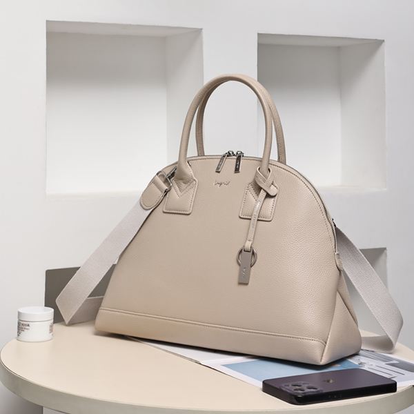 牛革 ボストンバッグ／500mlペットボトル収納可 | アングリッド(Ungrid