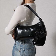 アングリッド(Ungrid)の【Ungrid/アングリッド】　ポーチチャーム付　バックルベルトワイドショルダーバッグ