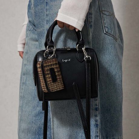 [^:UNG-54510B]NVJŏiȃVFCvɉ`[ANZgɃVvȂꂽiȃVFCṽ~j{XgobO`FbÑ|Cg|CgɌĂP[XƃpR[ĥ`[t▭oXP[Xɂ̓Cz⌮܂B~jTCYĂ邾łAX^COiグBAGłÎ~j}ȃfUCȂA~jzX}[gtHȂǍŒKvȉו[ł̂łƂoɂ͍œKIl̃J[WJƁAVvfUCiō`FbÑRrl[VNVJEBe[WEg̃gh_ut@Xi[Jő傫JA₷Z&etň芴Q邽߁Ag₷It̃V_[Ō|E΂ߊ|\łBUngridBRAND CONCEPT Live gun gridhugɎꂸ悤BvSn̂悢͐SLɁAfUC͓ɎhB͂Ȃ̖ɍKƎM炷ł傤B炵@Ɓ@z̎BUngrid͂̏BuȂ肽ւȂv`ł΂ƊĂ܂BȂz`Sy߂܂悤ɁB