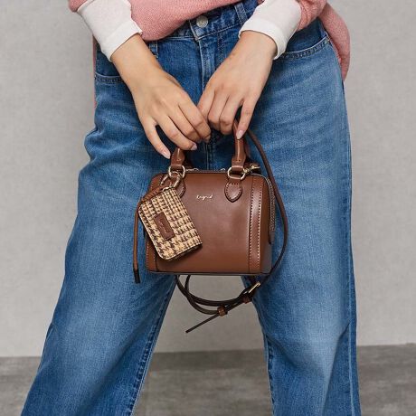 [^:UNG-54510B]NVJŏiȃVFCvɉ`[ANZgɃVvȂꂽiȃVFCṽ~j{XgobO`FbÑ|Cg|CgɌĂP[XƃpR[ĥ`[t▭oXP[Xɂ̓Cz⌮܂B~jTCYĂ邾łAX^COiグBAGłÎ~j}ȃfUCȂA~jzX}[gtHȂǍŒKvȉו[ł̂łƂoɂ͍œKIl̃J[WJƁAVvfUCiō`FbÑRrl[VNVJEBe[WEg̃gh_ut@Xi[Jő傫JA₷Z&etň芴Q邽߁Ag₷It̃V_[Ō|E΂ߊ|\łBUngridBRAND CONCEPT Live gun gridhugɎꂸ悤BvSn̂悢͐SLɁAfUC͓ɎhB͂Ȃ̖ɍKƎM炷ł傤B炵@Ɓ@z̎BUngrid͂̏BuȂ肽ւȂv`ł΂ƊĂ܂BȂz`Sy߂܂悤ɁB