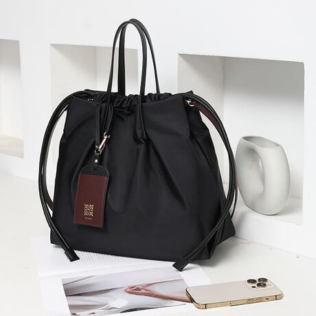 [^:PAD-30520B]lČ`ɐVFoIВ^ƃg[g^AŃtHςIlȃiCg[gobOłiȉƓKxɃnyʂ̍xiCɃU[킹Rrl[VŁAJWAꂢ߂̃eCXg˔Ă܂BВLA4TCYΉŁAig͂Aʋ΁EʊwobOɂ҂łBV_[xgtŁA|E΂ߊ|ƃX^CςĊy߂܂BÔłJ[hP[Xd|CgI咣߂ȂzFfUCIVIyĂȒPȃiC͏d󂵂܂IeʁyʂȂ̂ŃfC[ŃwreԈႢȂIse[}p[NA}U[YobOƂĂg܂yfށẑ邵Ƃ肵ǎȃXvbgU[(v)Ƀ}CNt@Co[(ɍב@ۂ𗧑̓Iɑgݍ킹đgsDzwjH{AϋvƉJ̓łgDꂽƌyʊ܂B ꂪȒPB głϐFA@\ɂDĂ܂By PADMA ph} zBRAND CONCEPTut@bVʂōɃN[ŃO[ĥobOAv[YiuɌgȂĒvƂRZvĝƒauhuPADMA-ph}-vBph}͐ẼX^CbVȃt@bVjX^ɌāAʂꂽ{ɉl̂ɒĂ܂B   