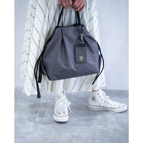 [^:PAD-30520B]lČ`ɐVFoIВ^ƃg[g^AŃtHςIlȃiCg[gobOłiȉƓKxɃnyʂ̍xiCɃU[킹Rrl[VŁAJWAꂢ߂̃eCXg˔Ă܂BВLA4TCYΉŁAig͂Aʋ΁EʊwobOɂ҂łBV_[xgtŁA|E΂ߊ|ƃX^CςĊy߂܂BÔłJ[hP[Xd|CgI咣߂ȂzFfUCIVIyĂȒPȃiC͏d󂵂܂IeʁyʂȂ̂ŃfC[ŃwreԈႢȂIse[}p[NA}U[YobOƂĂg܂yfށẑ邵Ƃ肵ǎȃXvbgU[(v)Ƀ}CNt@Co[(ɍב@ۂ𗧑̓Iɑgݍ킹đgsDzwjH{AϋvƉJ̓łgDꂽƌyʊ܂B ꂪȒPB głϐFA@\ɂDĂ܂By PADMA ph} zBRAND CONCEPTut@bVʂōɃN[ŃO[ĥobOAv[YiuɌgȂĒvƂRZvĝƒauhuPADMA-ph}-vBph}͐ẼX^CbVȃt@bVjX^ɌāAʂꂽ{ɉl̂ɒĂ܂B   