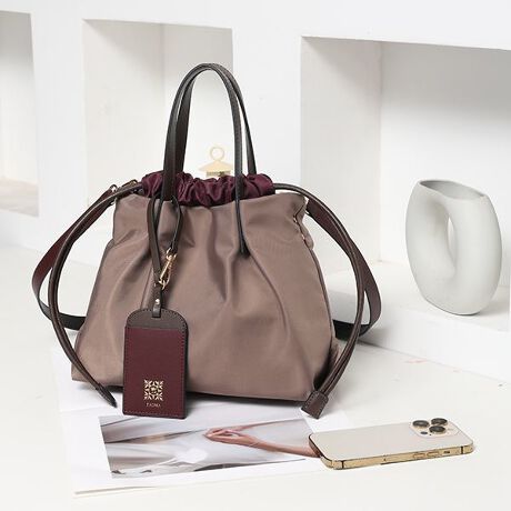 [^:PAD-30720B]lČ`Ƀ~jTCYoIВ^ƃg[g^AŃtHςIlȃiC~jV_[obOȂꂽzFIVIiȉƓKxɃnyʂ̍xiCɃU[킹Rrl[VŁAJWAꂢ߂̃eCXg˔Ă܂BRiƃXbLƂВ^ARgƃg[gobOX^CAו̗eʂɂĕωł֗Ȍ`łBV_[xgtŁA|E΂ߊ|ƃX^CςĊy߂܂BÔłJ[hP[Xd|CgIyĂȒPȃiC͏d󂵂܂I~j}ŒyʂȂ̂ŃfC[ŃwreԈႢȂIse[}p[N̂ɂIĂו̓邿傤ǂTCYłyfށẑ邵Ƃ肵ǎȃXvbgU[(v)Ƀ}CNt@Co[(ɍב@ۂ𗧑̓Iɑgݍ킹đgsDzwjH{AϋvƉJ̓łgDꂽƌyʊ܂B ꂪȒPB głϐFA@\ɂDĂ܂B`PADMA`Cɓo^EiCɓo^iCɓo^ĂƂōēגʒmAXg1_̒ʒmAZ[ʒm󂯎肢܂BCɓo^邾Ȃ̂ŁACɂȂi͐񂨋Cɓo^肢܂ y PADMA ph} zBRAND CONCEPTut@bVʂO[ĥobOAv[YiuɌgȂĒvƂRZvĝƒauhuPADMA-ph}-vBph}͐ẼX^CbVȃt@bVjX^ɌāAʂꂽ{ɉl̂ɒĂ܂B   