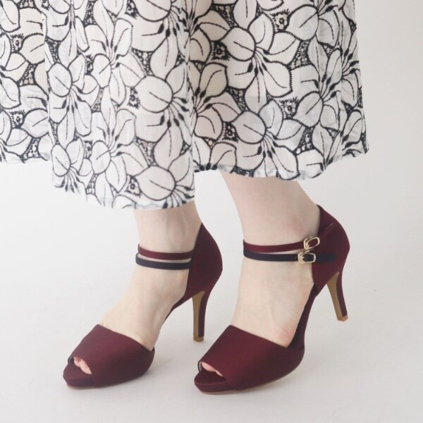 美品☆ペダラ ストラップ付き パンプス 3E 4.0cmヒール 24.5 美品☆ペダラ ストラップ付き パンプス 3E 4.0cmヒール 24.5