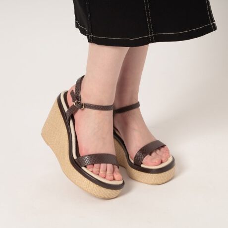 [^ԁFP0638060]ẴT_ƌ΁AGށI̓][gւ̉AIȗ܂BlnGތnŃghĂ݂ĉBEFbW\[ɃEhgD̃T_́AVtHns[X⍡ڂ̃fj{gɂǂłBylzfނ̓Aq[EAbp[ɑVĂꍇ܂Bn̓܂̂ŗ\߂Bߒɂ܂ĐڒނgpĂ܂Bׁ̈Aڒ܂tĂꍇ܂BAn̏ꍇ݂͐Ăꍇ܂Bi摜̓TvïׁAdlJ[ɕύXꍇ܂B\߂B̓ŐFČꍇ܂B̏íwNO BOXdlxiłBƖ̊֌WɂAۂFČꍇ܂B܂Ap\REX}[gtHȂǂ̊ɂA኱iƉ摜̃J[قȂꍇ܂ByTCYIт̖ڈz{Iɒʏ킨Iт̃TCYŗǂłBڈSF22.0`22.5cm^MF23.0`23.5cm^LF24.0`24.5cm^LLF24.5cm`25.0cm̌`ɂČl܂B܂łڈł̂łC܂B@stFLstFZsfށtFd_炩?X^btAFĩTCY23.5cm@SEMEL̎͊{MTCYy^R̃pvX24.0cmɂ邱Ƃ܂BCYD`Est͕ʂōbႭ݂͂ȂłB|||||||||||||||||||||||TCYFM(23.0`23.5cm)iMŗǂłBlIɂ͑̎w̕t̍ɃAbp[̃xgĂ܂CɂȂ܂BEGbW͈芴QŁAX΂Ȃ炩łłB?X^btDFĩTCY23.5cm@SEMEL̎͊{LTCYCY2E`3E<brd:TvTCYM(23.0~23.5cm)Б305g