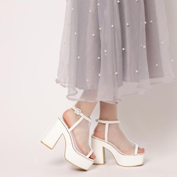 【ラク盛り／サンダル】リピーター続出／脚長美脚　厚底ストラップサンダル