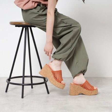 [^ԁFP0632200]i`ȃ}N҂݃fUCAlEFbWT_łBE₷̂ŁAig₷fUCRNq[~}N҂݂ĊObƈĂĂ܂BEǂȃR[fɂ\ȃubNE邭_炩ۂ̃zCgEiȈۂɂtF~jȈۂɂȂx[WE|WeBuȃGlM[錳CJ[̃IW4FWJłByuhXg[[zESPERANZA(GXyT) ͔`_˂50NÅ؂ɖaȂAJȌC̓`葱Ă܂BsIȃZXƏnElɂ@ׂȋZaꑫꑫɂ́AXLbvȂ悤Ȍy₩h܂B݂𐶂鏗̑ɉ₩ȌfoA𒣂ĕ݂i߂閈ɁBIꂽfނƗSnւ̂́uƈ邠Ȃvւ̈㉟܂Bylzi摜̓TvïׁAdlJ[ɕύXꍇ܂B\߂B̓ŐFČꍇ܂BƖ̊֌WɂAۂFČꍇ܂B܂Ap\REX}[gtHȂǂ̊ɂA኱iƉ摜̃J[قȂꍇ܂B?X^btDFĩTCY23.5cm@SEMEL̎͊{LTCYCY2E`3Est͍L߂łB|||||||||||||||||||||||TCYFL(24.0`24.5cm)͑LAb߂Ȃ̂LTCYI񂾂̂łsb^łB~̃NbVӂӂȂ̂Ńq[͍łԗĂɂƎv܂BRNq[ĂۂłI?X^btMFĩTCY24.5cm@SEMEL̎͊{LTCYCY2E`3Est͍L߂łBb߁|||||||||||||||||||||||TCYFL(24.0`24.5cm)<d:L(24.0cm-24.5cm)Б370g