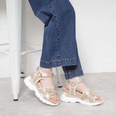 [^ԁFP0632155]̂V[X[̃Abp[gX|TłBAbp[ƃANxg͖ʃt@Xi[Œ߉\Iq[͖7Ə߂łȂɍ킹tBbgŗ܂Bxg̓TefނŎdグĂAÂ߂ȃR[fɂJWAR[fɂgfUCȂ̂ŁA1Ă邾ŗlXȊĂ邱ƊԈႢȂILNw̕ɎgĂfUCłByuhXg[[zESPERANZA(GXyT) ͔`_˂50NÅ؂ɖaȂAJȌC̓`葱Ă܂BsIȃZXƏnElɂ@ׂȋZaꑫꑫɂ́AXLbvȂ悤Ȍy₩h܂B݂𐶂鏗̑ɉ₩ȌfoA𒣂ĕ݂i߂閈ɁBIꂽfނƗSnւ̂́uƈ邠Ȃvւ̈㉟܂Bylzi摜̓TvïׁAdlJ[ɕύXꍇ܂B\߂B̓ŐFČꍇ܂BƖ̊֌WɂAۂFČꍇ܂B܂Ap\REX}[gtHȂǂ̊ɂA኱iƉ摜̃J[قȂꍇ܂B?X^btDFĩTCY23.5cm@SEMEL̎͊{LTCYCY2E`3Est͍L߂łB|||||||||||||||||||||||TCYFL(24.0`24.5cm)͍bL߂Ȃ̂LTCYIт܂sb^łBq[7ō߂łȂ炢芴藚₷łBƑ̃xgDfނŗ₷łB?X^btMFĩTCY24.5cm@SEMEL̎͊{LTCYCY2E`3Est͍L߂łBb߁|||||||||||||||||||||||TCYFL(24.0`24.5cm)JƉ肪z[hd:L(24.0cm-24.5cm)Б310g