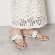 エスペランサ(ESPERANZA)のゴールドリングトングフラットサンダル