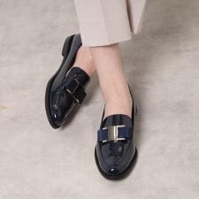 リボンバックルローファー