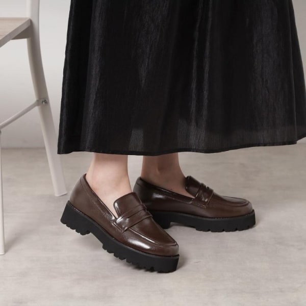 厚底コインローファー