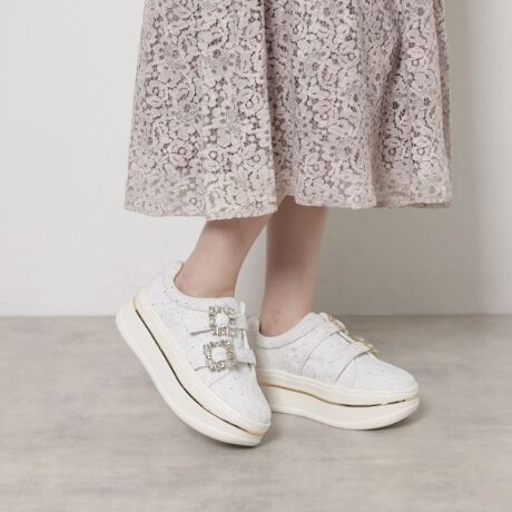 [^ԁFP0624600]iȃ[XfނɁAׂ₩ȃCXg[U΂߂tF~j~X|[eBZ1Bɂ߂ƌy₩^A܂ɑl̌Xj[J[Bb̃rW[obNtWXgbv̓Xibv{^ŒEN`IɁAꕔɃS[hCAVvǉ؂₩fUCɎdグ܂ByuhXg[[zESPERANZA(GXyT) ͔`_˂50NÅ؂ɖaȂAJȌC̓`葱Ă܂BsIȃZXƏnElɂ@ׂȋZaꑫꑫɂ́AXLbvȂ悤Ȍy₩h܂B݂𐶂鏗̑ɉ₩ȌfoA𒣂ĕ݂i߂閈ɁBIꂽfނƗSnւ̂́uƈ邠Ȃvւ̈㉟܂Bylzi摜̓TvïׁAdlJ[ɕύXꍇ܂B\߂B̓ŐFČꍇ܂BƖ̊֌WɂAۂFČꍇ܂B܂Ap\REX}[gtHȂǂ̊ɂA኱iƉ摜̃J[قȂꍇ܂B?X^btMFĩTCY24.5cm@SEMEL̎͊{LTCYCY2E`3Est͍L߂łBb߁|||||||||||||||||||||||TCYFL(24.0`24.5cm)ꂵ瑫̃NbV_炩ĐSn悢łB񒆕~ɂNbV͌Ă̂őŜʂĒԗĂĂm炸ŗĂƎv܂B܂\[̃S[h̃|CgiėBꖳ̃Xj[J[łBTCY͂24.5cmłƂ肪܂BTCYɂƍb̂ŃrW[̗ߋƃ^CgȂ̂ŕiʂ̃TCY傤ǂ悩łBd:L(24.0cm-24.5cm)Б200g