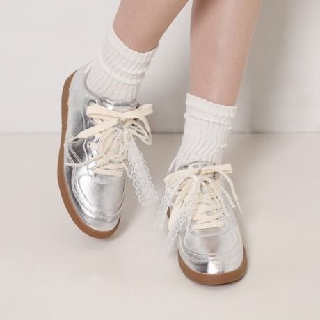 [^ԁFP0624100]SNSŃoY蒆̃fUC琶܂ꂽAtbg\[̃Xj[J[BftHgŃp[`[ƃ[XRt̃fRXj[J[fUCɂȂĂ܂BXj[J[̃oG[VLxɑĐFXȃR[fył炢IƁApvXq[𗚂ȂqlցAGXyTĂłXj[J[fUCɎdグ܂IV[Y̍Ԃ̍̎炱IXX1łByuhXg[[zESPERANZA(GXyT) ͔`_˂50NÅ؂ɖaȂAJȌC̓`葱Ă܂BsIȃZXƏnElɂ@ׂȋZaꑫꑫɂ́AXLbvȂ悤Ȍy₩h܂B݂𐶂鏗̑ɉ₩ȌfoA𒣂ĕ݂i߂閈ɁBIꂽfނƗSnւ̂́uƈ邠Ȃvւ̈㉟܂Bylzi摜̓TvïׁAdlJ[ɕύXꍇ܂B\߂B̓ŐFČꍇ܂BƖ̊֌WɂAۂFČꍇ܂B܂Ap\REX}[gtHȂǂ̊ɂA኱iƉ摜̃J[قȂꍇ܂B?X^btMFĩTCY24.5cm@SEMEL̎͊{LTCYCY2E`3Est͍L߂łBb߁|||||||||||||||||||||||TCYFL(24.0`24.5cm)LTCYł傤ǂ悢SnłBAVo[AubNƃJ[WĴłǂ̐Fɂ邩Ă܂܂Bt̃V[YANZ͎O\Ȃ̂TOPɍ킹ĕLprŊ􂵂łBd:L(24.0cm-24.5cm)Б250g