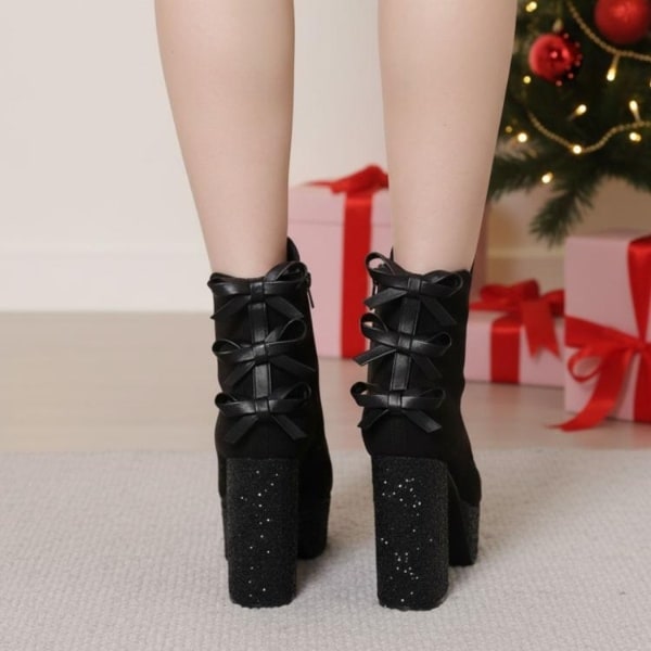 【ラク盛りショートブーツ】リピーター続出／脚長美脚 バックリボングリッターヒールショートブーツ