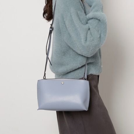 [^ԁFP0604780]~j}ȃfUC͂̑ldl̃V_[obOłB`̓XNGAtHŁAꂢ߃X^Cɂ}b`X}z~jzȂǁAKvȂ̂X}[gɎ[łTCYAg߂ȂoT|[g܂BXgbv͒߂\ŁA|E΂ߊ|̃nYt[ɁBʋΎ̃TuobO痷sAƂ܂ŕLV[Ŋ􂷂鑊_obOłBydlzE|PbgȂy肨yׂ݂ Cɓo^IXX܂zCɓo^ƁAȏA݌ɏȂǂ󂯂鎖ł܂B킹ăuĥCɓo^ꏏɂ肢܂yuhXg[[zESPERANZA(GXyT) ͔`_˂50NÅ؂ɖaȂAJȌC̓`葱Ă܂BsIȃZXƏnElɂ@ׂȋZaꑫꑫɂ́AXLbvȂ悤Ȍy₩h܂B݂𐶂鏗̑ɉ₩ȌfoA𒣂ĕ݂i߂閈ɁBIꂽfނƗSnւ̂́uƈ邠Ȃvւ̈㉟܂Bylzi摜̓TvïׁAdlJ[ɕύXꍇ܂B\߂B̓ŐFČꍇ܂BƖ̊֌WɂAۂFČꍇ܂B܂Ap\REX}[gtHȂǂ̊ɂA኱iƉ摜̃J[قȂꍇ܂Bd:225g