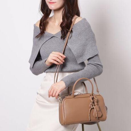 [^ԁFP0604720]VbNŏiȑ݊fUC͂̃{XgobOBVvȂǎȍfނ̎Al̃X^CNUPĂ܂BO\ȃV_[Xgbvt2WAYdlŁAnhobO͂A|΂ߊ|ƂĂ􂵂Ă܂BіڃfUC̃`[肰ȂANZgɂȂAl̏Ƀsb^̎dオłBydlzE|PbgF~2y肨yׂ݂ Cɓo^IXX܂zCɓo^ƁAȏA݌ɏȂǂ󂯂鎖ł܂B킹ăuĥCɓo^ꏏɂ肢܂ylzi摜̓TvïׁAdlJ[ɕύXꍇ܂B\߂B̓ŐFČꍇ܂BƖ̊֌WɂAۂFČꍇ܂B܂Ap\REX}[gtHȂǂ̊ɂA኱iƉ摜̃J[قȂꍇ܂Bd:440g