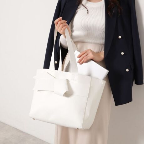 [^ԁFP0605100]ʋ΁EʊwAƂoɂg₷{g[gobOB̃|[`͎O\ŁAd؂ƂĂg֗ȎdlɂȂĂ܂BR[g_Ȅォł|₷A傤ǂ悢nhɎdグ܂BG߂킸gX[XfނŁAṼX^[gɂ҂ȃGXyT̃IWiobOłBydlzE|PbgF~6EA4TCY[y肨yׂ݂ Cɓo^IXX܂zCɓo^ƁAȏA݌ɏȂǂ󂯂鎖ł܂B킹ăuĥCɓo^ꏏɂ肢܂ylzi摜̓TvïׁAdlJ[ɕύXꍇ܂B\߂B̓ŐFČꍇ܂BƖ̊֌WɂAۂFČꍇ܂B܂Ap\REX}[gtHȂǂ̊ɂA኱iƉ摜̃J[قȂꍇ܂Bd:865g(TvTCY)