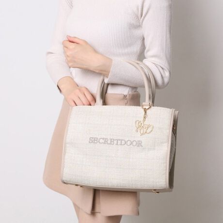 [^ԁFP1001684]cC[hfނ2wayg[gobOJ̓t@Xi[ɂȂĂ܂AēxJĂ̂Ńybg{gȂǂTbƎoĕ֗ł ɂ̓I[v|Pbgƃt@Xi[|Pbg1tĂAO\ȃS[h̃S`[؂₩ȃANZgɃK[[X^CY߃X^C܂ŗlXȃX^Cɍ킹Ă܂BydlzE|PbgF~3y肨yׂ݂ Cɓo^IXX܂zCɓo^ƁAȏA݌ɏȂǂ󂯂鎖ł܂B킹ăuĥCɓo^ꏏɂ肢܂ylzi摜̓TvïׁAdlJ[ɕύXꍇ܂B\߂B̓ŐFČꍇ܂BƖ̊֌WɂAۂFČꍇ܂B܂Ap\REX}[gtHȂǂ̊ɂA኱iƉ摜̃J[قȂꍇ܂Bd:505g