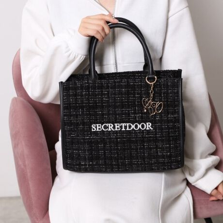 [^ԁFP1001684]cC[hfނ2wayg[gobOJ̓t@Xi[ɂȂĂ܂AēxJĂ̂Ńybg{gȂǂTbƎoĕ֗ł ɂ̓I[v|Pbgƃt@Xi[|Pbg1tĂAO\ȃS[h̃S`[؂₩ȃANZgɃK[[X^CY߃X^C܂ŗlXȃX^Cɍ킹Ă܂BydlzE|PbgF~3y肨yׂ݂ Cɓo^IXX܂zCɓo^ƁAȏA݌ɏȂǂ󂯂鎖ł܂B킹ăuĥCɓo^ꏏɂ肢܂ylzi摜̓TvïׁAdlJ[ɕύXꍇ܂B\߂B̓ŐFČꍇ܂BƖ̊֌WɂAۂFČꍇ܂B܂Ap\REX}[gtHȂǂ̊ɂA኱iƉ摜̃J[قȂꍇ܂Bd:505g