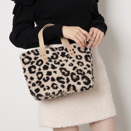 [^ԁFP1001694]̃{Aɂӂӂ̐GSnƂ킢ڂ̃v`obOB~̃R[f̃ANZgɂȂ܂BydlzE|PbgF~3y肨yׂ݂ Cɓo^IXX܂zCɓo^ƁAȏA݌ɏȂǂ󂯂鎖ł܂B킹ăuĥCɓo^ꏏɂ肢܂ylzi摜̓TvïׁAdlJ[ɕύXꍇ܂B\߂B̓ŐFČꍇ܂BƖ̊֌WɂAۂFČꍇ܂B܂Ap\REX}[gtHȂǂ̊ɂA኱iƉ摜̃J[قȂꍇ܂Bd:205g