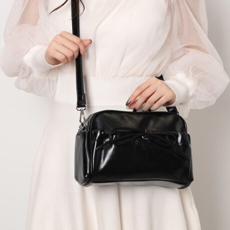 [^ԁFP1021506]{|Cg̃V_[obOBɂ̓I[v|Pbgƃt@Xi[|PbgɂȂĂ֗3w\ŉו̎d₷dlBOʃMU[fUCƃ{肰ȂANZgɁBydlzE|PbgF~2 O~4y肨yׂ݂ Cɓo^IXX܂zCɓo^ƁAȏA݌ɏȂǂ󂯂鎖ł܂B킹ăuĥCɓo^ꏏɂ肢܂ylzi摜̓TvïׁAdlJ[ɕύXꍇ܂B\߂B̓ŐFČꍇ܂BƖ̊֌WɂAۂFČꍇ܂B܂Ap\REX}[gtHȂǂ̊ɂA኱iƉ摜̃J[قȂꍇ܂Bd:410g