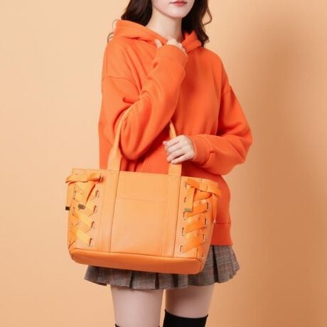 [^ԁFP1001507]ɊyʂAƂẴg[gobOoIDȁuvւ̈~܂ȂȂɑAƂĂ̐obOBTChɂꂽ{ASBǂȃR[fɂ킹₷iȃfUCȂAƐւ̏MAs[ł܂ig͂ACuCxgւ̎^тɂ҂BA4TCY[\ŁAyCgA^IȂǁÃ}XgACeۂ܂܂Bwʂ̃NA|PbgɃob`V[gtĂ܂BJ[̓ubNAzCgAIWAu[Ap[v5FWJBȂ́uṽo[J[ɍ킹đIԂ悵ACɓ̐FIԂ悵I ЁÃobOƈꏏɁAṓuvyłˁBydlzE|PbgF~3 O~2ylzi摜̓TvïׁAdlJ[ɕύXꍇ܂B\߂B̓ŐFČꍇ܂Bd:680g