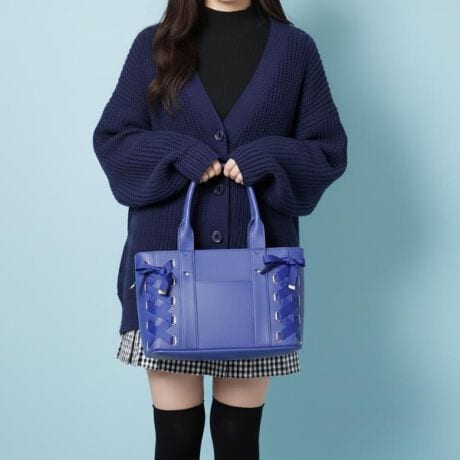 [^ԁFP1001507]ɊyʂAƂẴg[gobOoIDȁuvւ̈~܂ȂȂɑAƂĂ̐obOBTChɂꂽ{ASBǂȃR[fɂ킹₷iȃfUCȂAƐւ̏MAs[ł܂ig͂ACuCxgւ̎^тɂ҂BA4TCY[\ŁAyCgA^IȂǁÃ}XgACeۂ܂܂Bwʂ̃NA|PbgɃob`V[gtĂ܂BJ[̓ubNAzCgAIWAu[Ap[v5FWJBȂ́uṽo[J[ɍ킹đIԂ悵ACɓ̐FIԂ悵I ЁÃobOƈꏏɁAṓuvyłˁBydlzE|PbgF~3 O~2ylzi摜̓TvïׁAdlJ[ɕύXꍇ܂B\߂B̓ŐFČꍇ܂Bd:680g