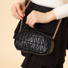 チェーン使いキルティングショルダー