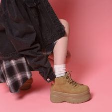 シーエス ティーアンドピー(cs T&P)の厚底ハイカットスニーカー