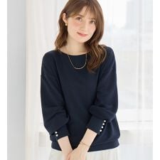 アロッタ(alotta)のパール調ボタン柔らかカットソーゆるトップス