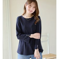 【8分袖】柔らか綿混素材パール調ボタンＴシャツ