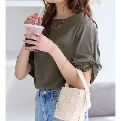 ɂق̂ÂfBe[vXB^bNŎdグfUC͊ÂȂ肷AlłȂ₷1ɁB̒TVcɒȂ܂B100fނ͏_炩ĔɗD̂ꂵ|CgIzǂA₷Ăɂ҂łBF͕摜QƂB̃j^[ɂ摜̐FƑقȂꍇ܂BBeƖ̊֌Wɂۂ̐FƈقȂČꍇ܂B\߁AB