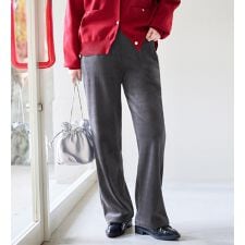 毛布のような温かさ楽ぽか裏ファーフレアパンツ