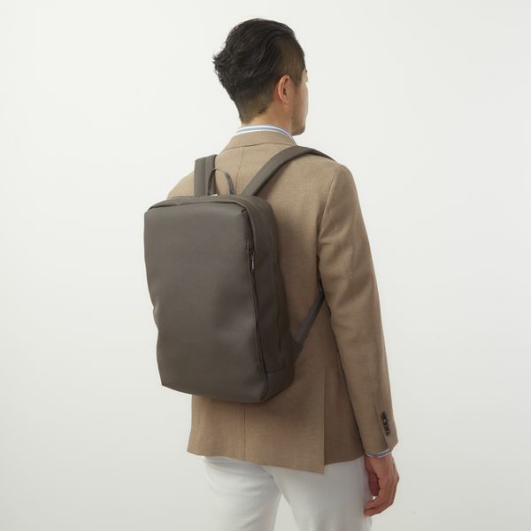 サフィアーノスクエアリュック | コムサ・メン(COMME CA MEN) | マルイ